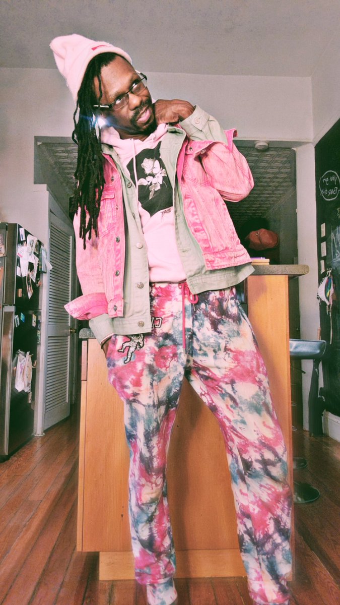 KareemMcJagger's tweet photo. Fashion Week meets Supermarket Sweep #operationcornbread https://t.co/4KtTi5Lz0A