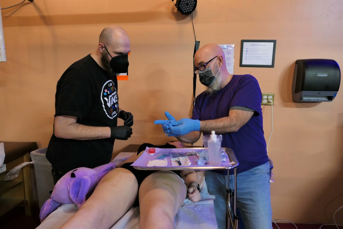 SuspenDCTeam's tweet photo. From a recent team training day: One of our flyers wanting to experiment with a resurrection!
#hooksuspension #fleshhooksuspension #SuspenDC #hooks #bodymods #piercings #hooklife #bodysuspension #hooklove @Superthighs https://t.co/mdRvgP9HPu
