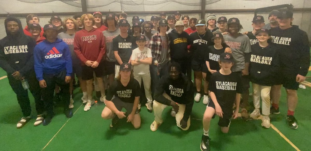 SYL_BSB's tweet photo. Aggie Baseball Team Building Event - thank you Bookers for the awesome chicken wings and special thanks to Chris Theilacker for speaking tonight!
1.  Lead from the center - right from where you are
2.  Build your spiritual fitness - “grit”

#ClearASpace https://t.co/k0ntnSn5Z7
