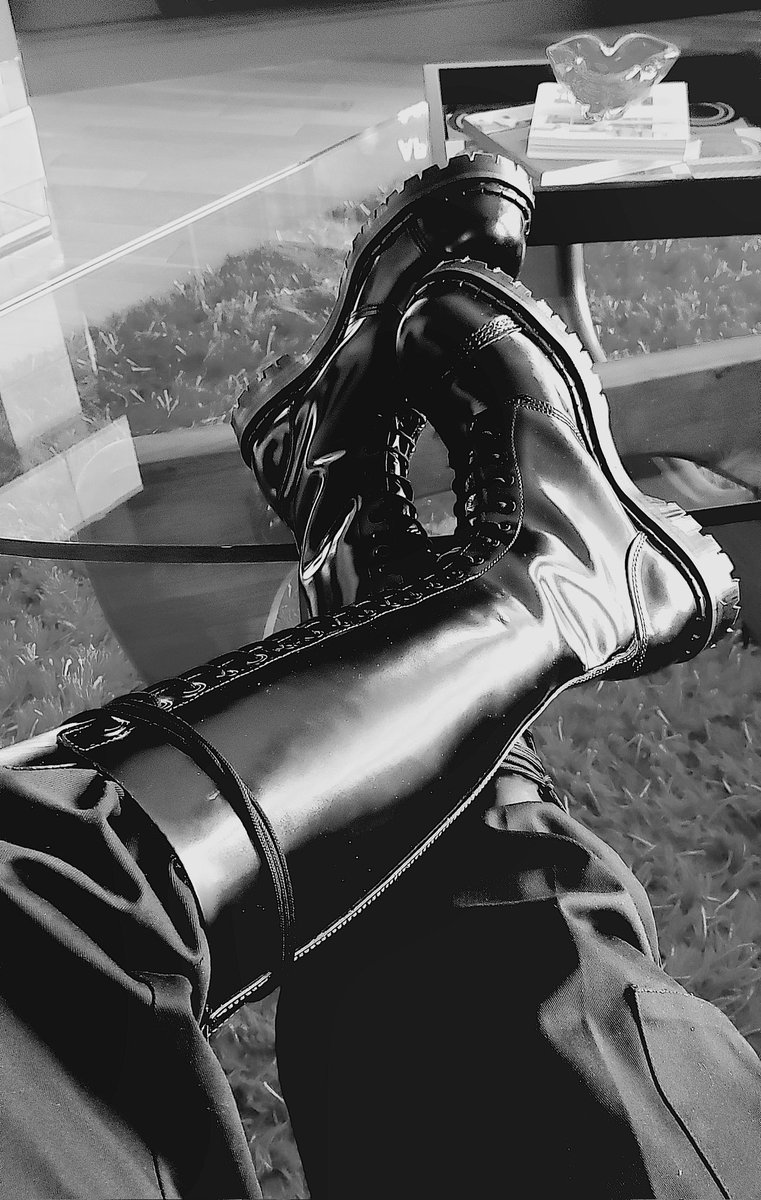 #skinhead #skindheadstyle #rangerboots #boots #woodland #bootfetish #gayskin #gayskinheads #alphaarmy #alphaindustries #cwu #ma1jacket #skinheadtop #gasmask #gasmaske #bootfetish #bootlicker