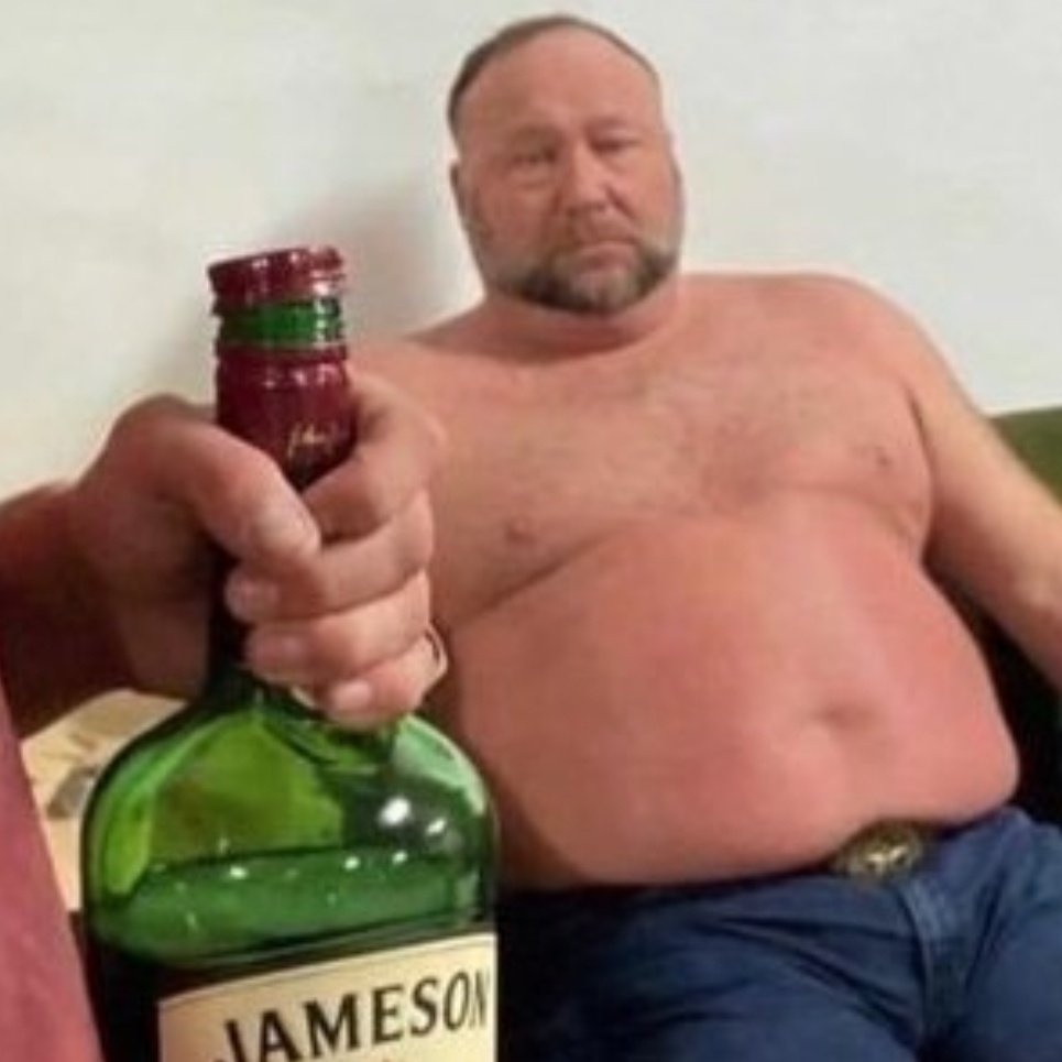 NotPennysBoat4's tweet image. Me in 2019 Me in 2023