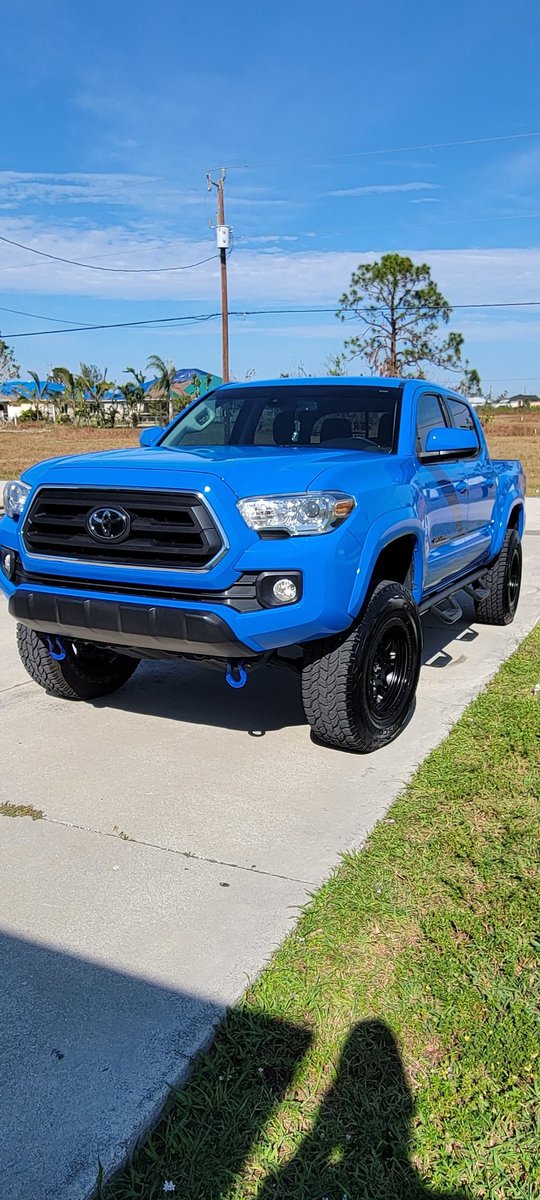 Do you like my truck? #Tacoma #TacoTuesday #Toyota #voodooblue #sr5 #tacomalife #truckin 
Comment and Share
#TwitterFiles #twitter