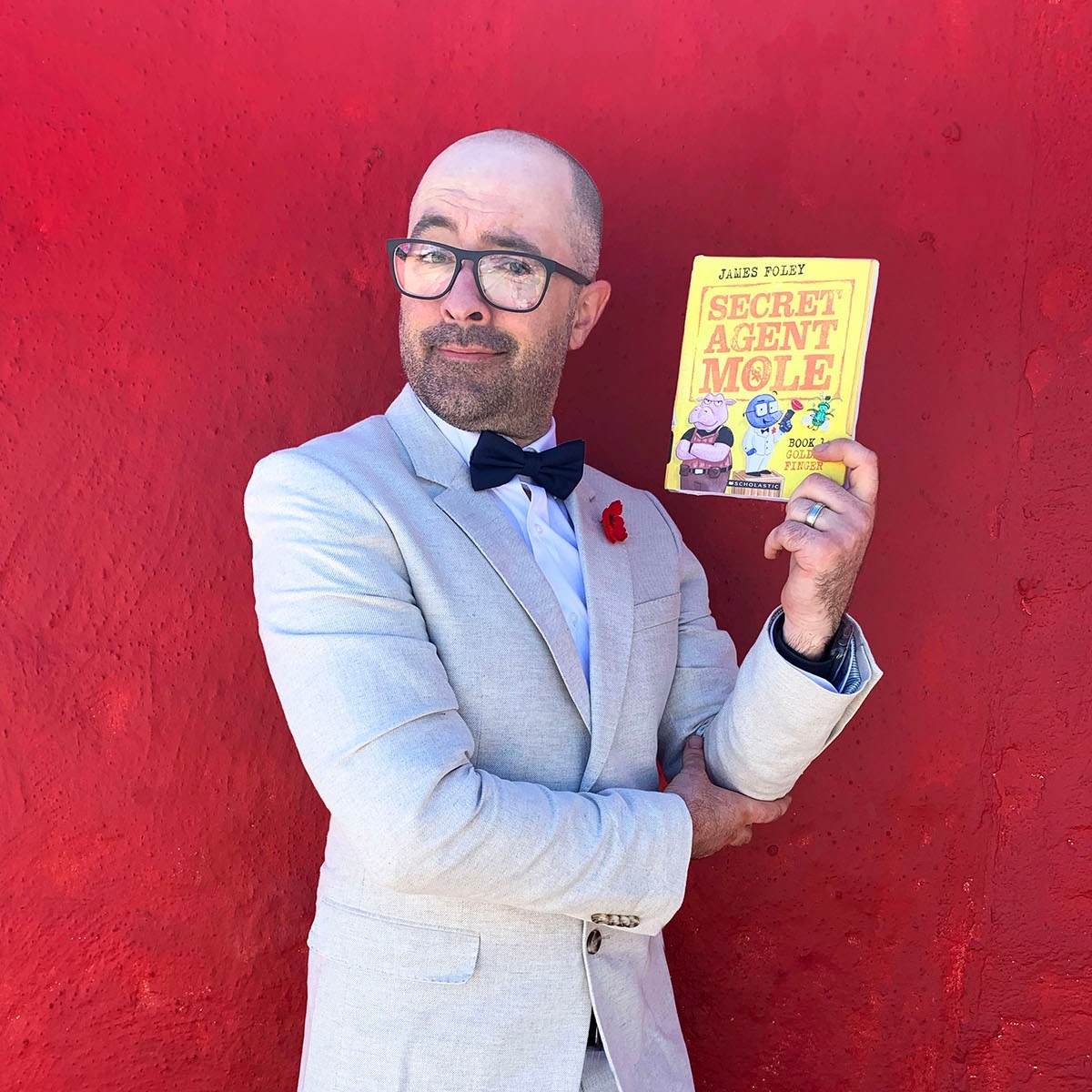 James Foley (@jamesfoleybooks) on Twitter photo The name is Foley. James Foley. 
SECRET AGENT MOLE is my brand new graphic-novel series with <a href="/ScholasticAUS/">Scholastic Australia</a>! 
'Book 1: Goldfish-Finger' is out on March 1st. 
Pre-orders here: booktopia.kh4ffx.net/gbzyov The name is Foley. James Foley. 
SECRET AGENT MOLE is my brand new graphic-novel series with <a href="/ScholasticAUS/">Scholastic Australia</a>! 
'Book 1: Goldfish-Finger' is out on March 1st. 
Pre-orders here: booktopia.kh4ffx.net/gbzyov
