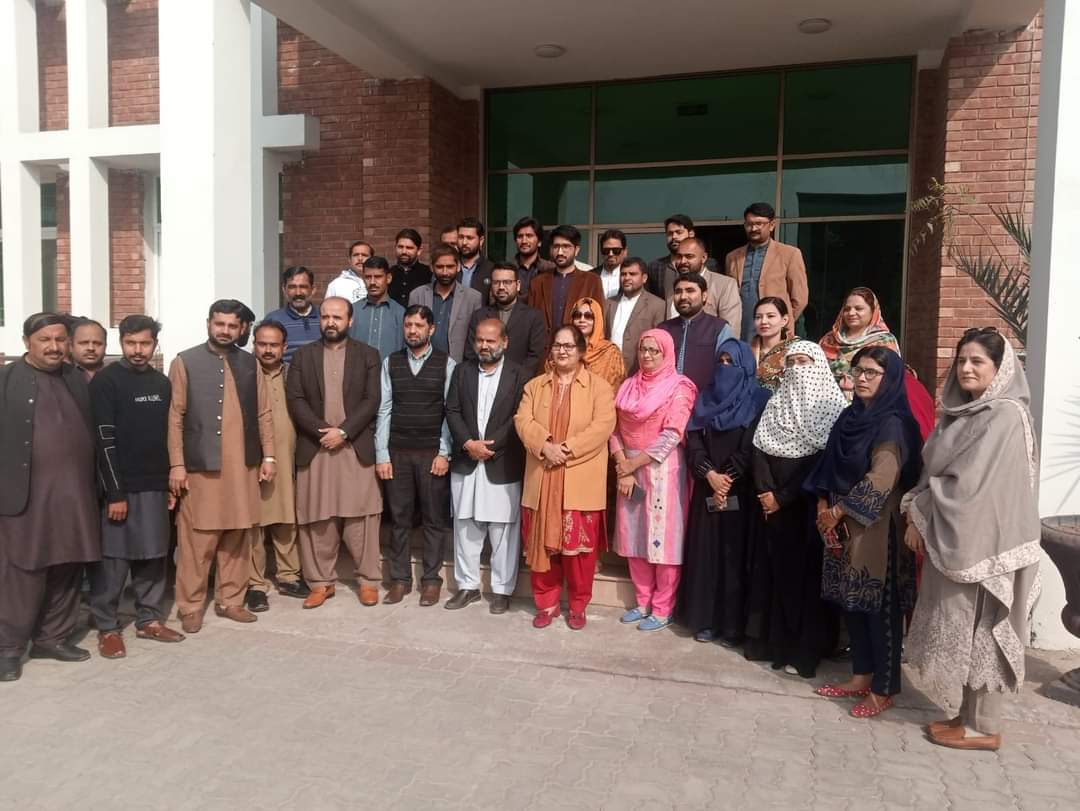 JhangUniversity's tweet photo. We warmly welcome to our Vice Chancellor, Prof. Dr. Nabila Rehman @JhangUniversity 
#education #HED #HEC #JHANG https://t.co/tJbRUjCqMc