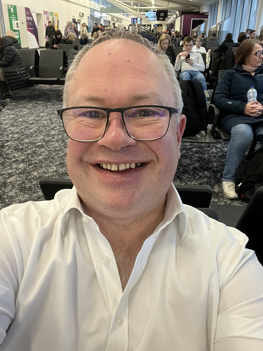 paulbelmontesli's tweet photo. On my way to Bristol to deliver training for the Richard Magill Fund. Looking forward to loads of collaboration with deaf people and interpreters #training #pbti https://t.co/oLdrRTbtdF