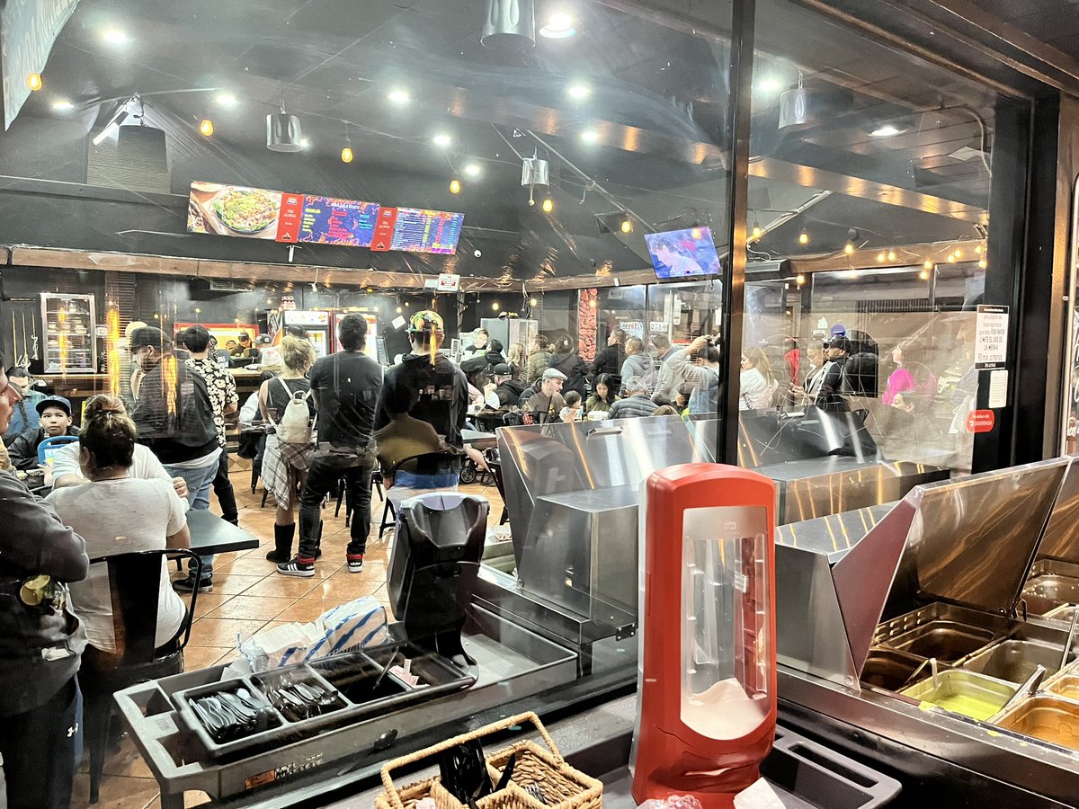 betadigger's tweet photo. Grabbing tacos in SoCal.. https://t.co/8t2lwIs3Eh