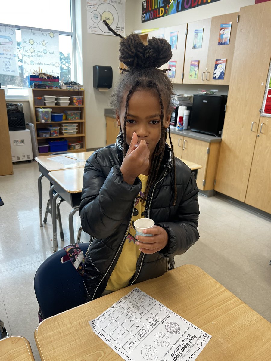 MichelleDenson8's tweet photo. StatesOfMatter#2ndGradeSTEM#RootBeeeFloats @melsithole @SharpeLeads @marcopitts @TAGMsRackston @TAGstrategist https://t.co/XfkB6xJ32H