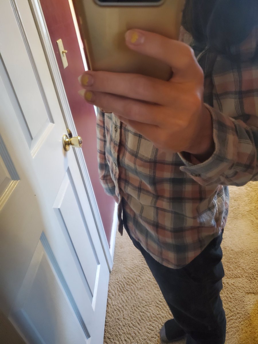 otterOnesEyes's tweet image. 2/10 - National Flannel Day
i dont really put together outfits often (and i still didnt?) but i got compliments on my (flannel) shirt today!! flannel friday!!