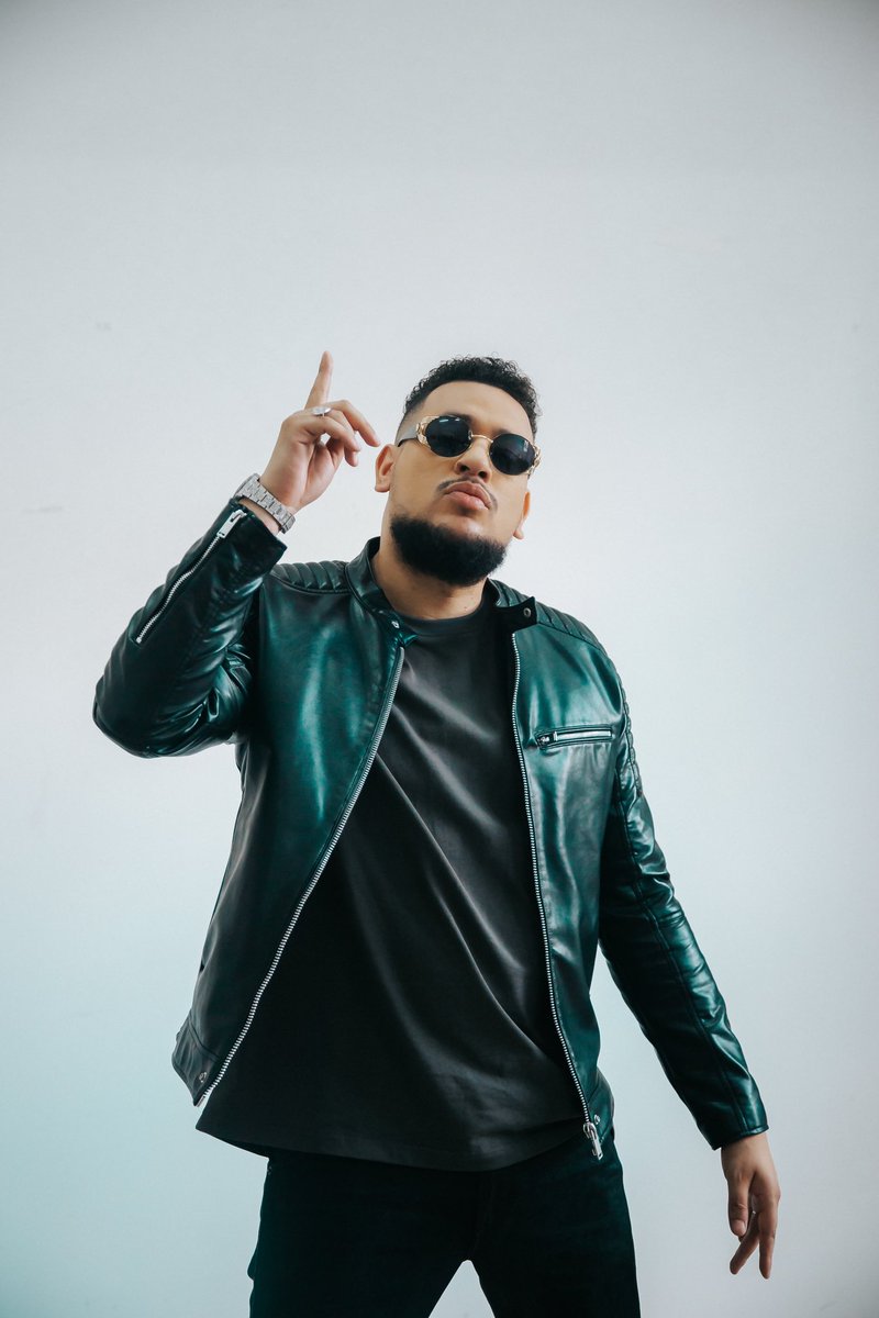 Refiloe_Mokoen0's tweet photo. #RIPAKA “if i die i pray to God to bring me back as sim dope” https://t.co/CGctJBE84x
