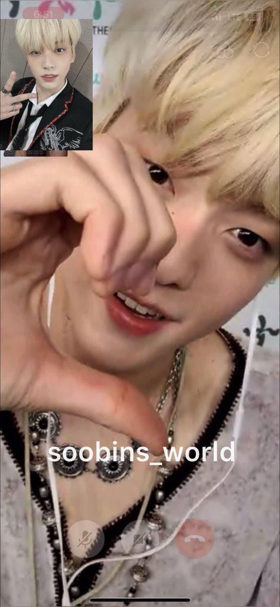 soobins_world's tweet photo. 230130 위버스 영통 팬싸 수빈

I actually asked him if he could post a selca with cheek heart again, but we didnt understand each other (due to my poor internet connection 🥲) 

he thought i asked him to do any heart pose and he did lots!! hes the cutest 🥹

@TXT_members https://t.co/LddeetzrBd
