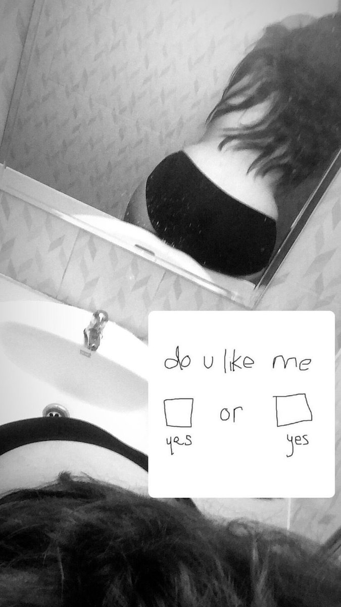 fleurbeneath's tweet photo. ชอบหน้ากระจกมั้ยคะ 🥺 https://t.co/Rn4BJLCONb