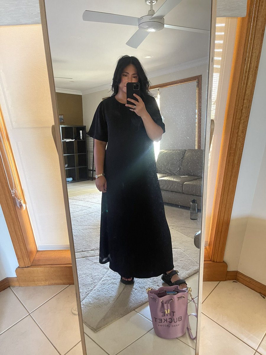 thegenywoman's tweet photo. And by the way, I’m going out tonight 🎶✨ #OpenCloset https://t.co/smv8UZJvN9