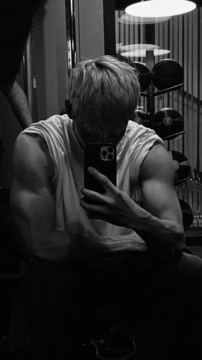 4matthewww's tweet photo. 몸짱강아지 https://t.co/yx7Z0fCuTK