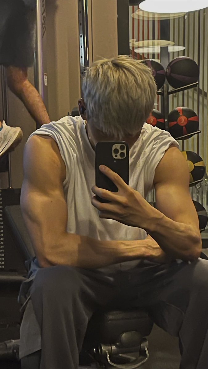 4matthewww's tweet photo. 몸짱강아지 https://t.co/yx7Z0fCuTK