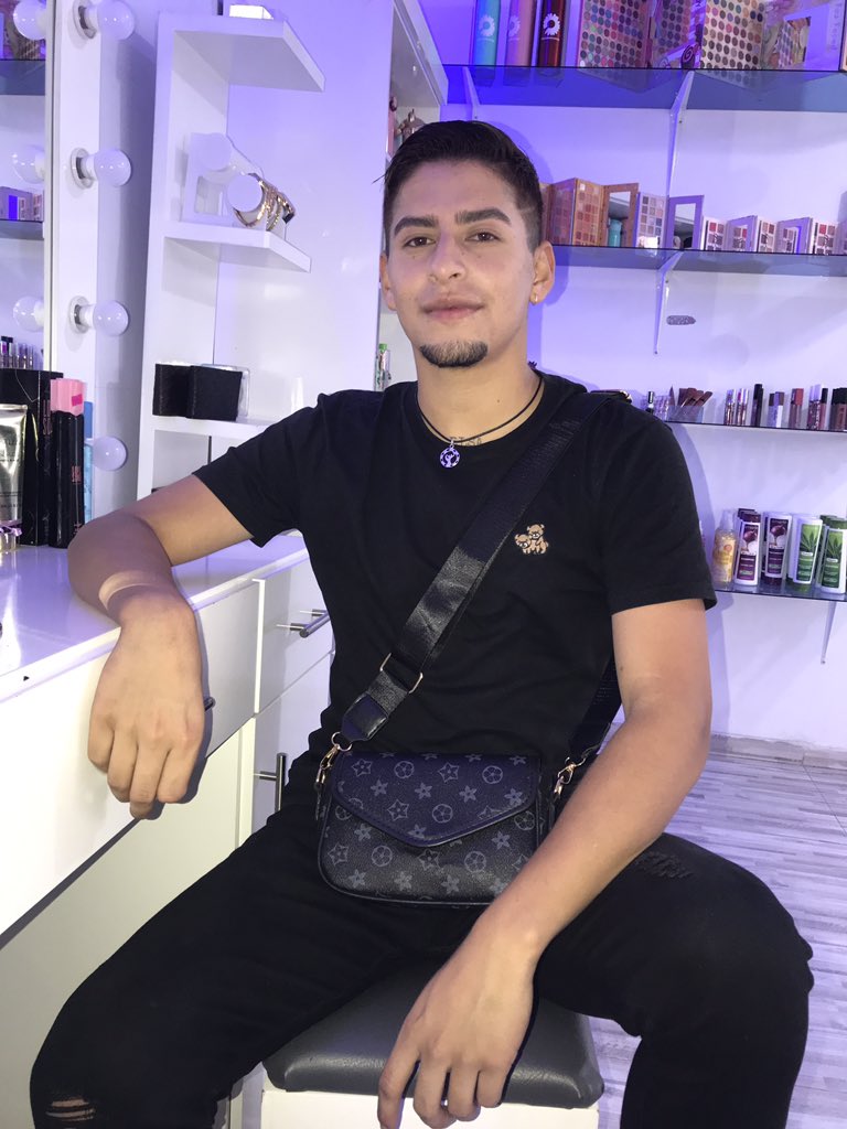 Yelago3's tweet photo. Feliz cumpleaños a mi 🥺 https://t.co/ehKmeHKBlB