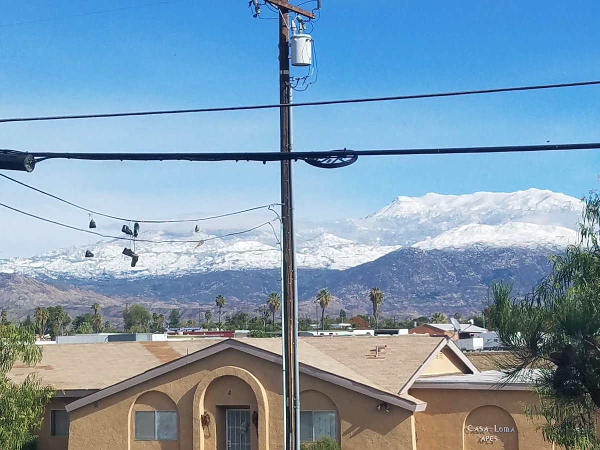 New town every hour on Twitter "Valle Vista, California Population 16,879 Photos from Google