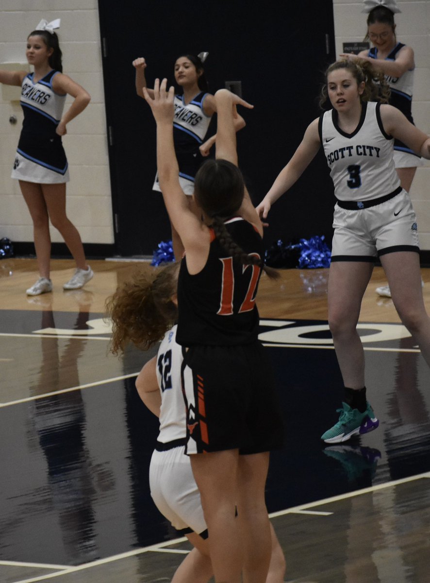 Big nights for 2025 <a href="/halbaljones22/">Halle Jones</a> (27pts 8reb 3stls) and 2024 <a href="/jkruleski12/">Jera Kruleski</a> (22pts 5reb 3stls) in a 66-44 win over Scott City #magicfamily <a href="/RobertPGHKansas/">Robert Kelly</a> <a href="/Coach_L_Steele/">Landon Steele</a> <a href="/Coach_Ferg/">Keith Ferguson</a> <a href="/NewmanJetsWBB/">Newman Women's Basketball</a>