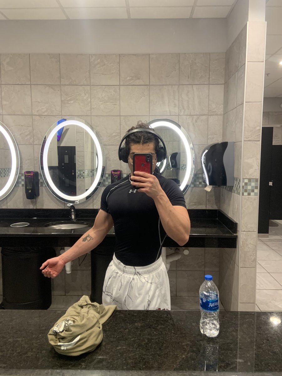 miguelapples's tweet photo. Posting my Gym stuff here because I can #fitness #gymrat #gymlife https://t.co/v7LWtXehbn