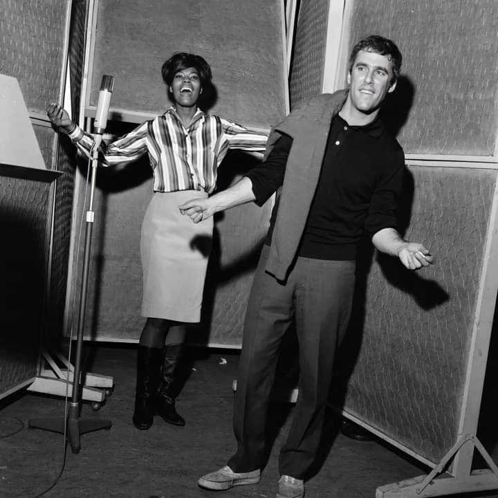 RIP Burt Bacharach with Dionne Warwick. #BurtBacharachRIP #DionneWarwick #singersongwriter #recordproducer #composer ##pianist