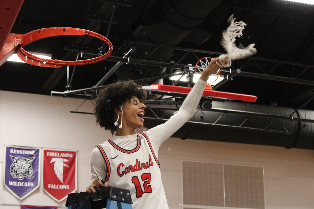 thebarnhearts's tweet image. Congratulations @Cardinal_BBall ! You did it and deserve it! #32yearsinthemaking 🔥💪🏻❤️🖤 #CardinalStrong 🏀🌟