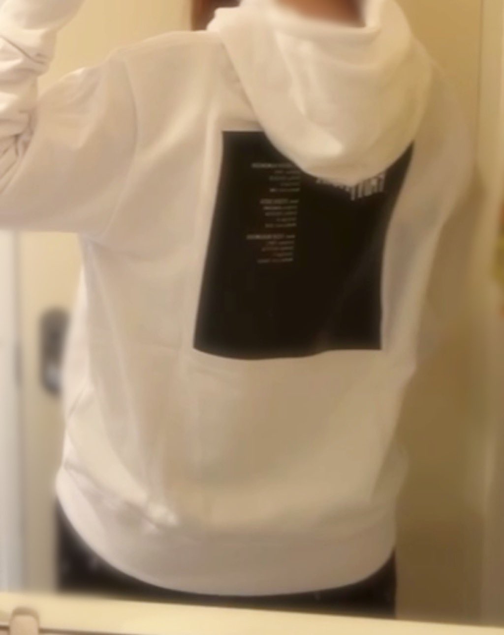 FoqLW6haYAA1GyQ?format=jpg&name=large