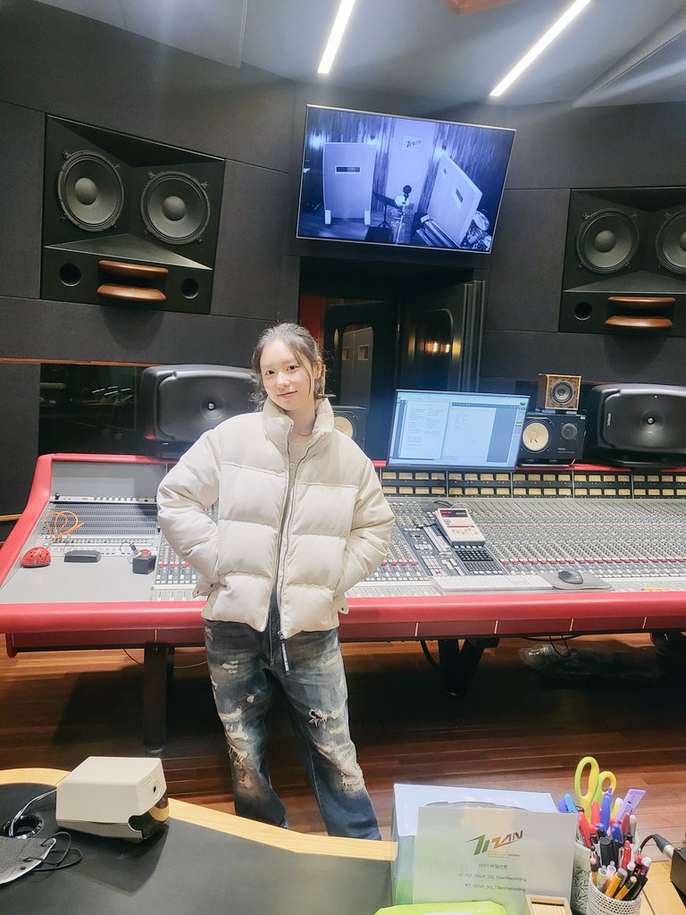 cherrykimdoah's tweet photo. Recording Studio

#KIMDOAH #김도아 #キムドア #도아 #DOAH #KPOP https://t.co/In9FySeHpH