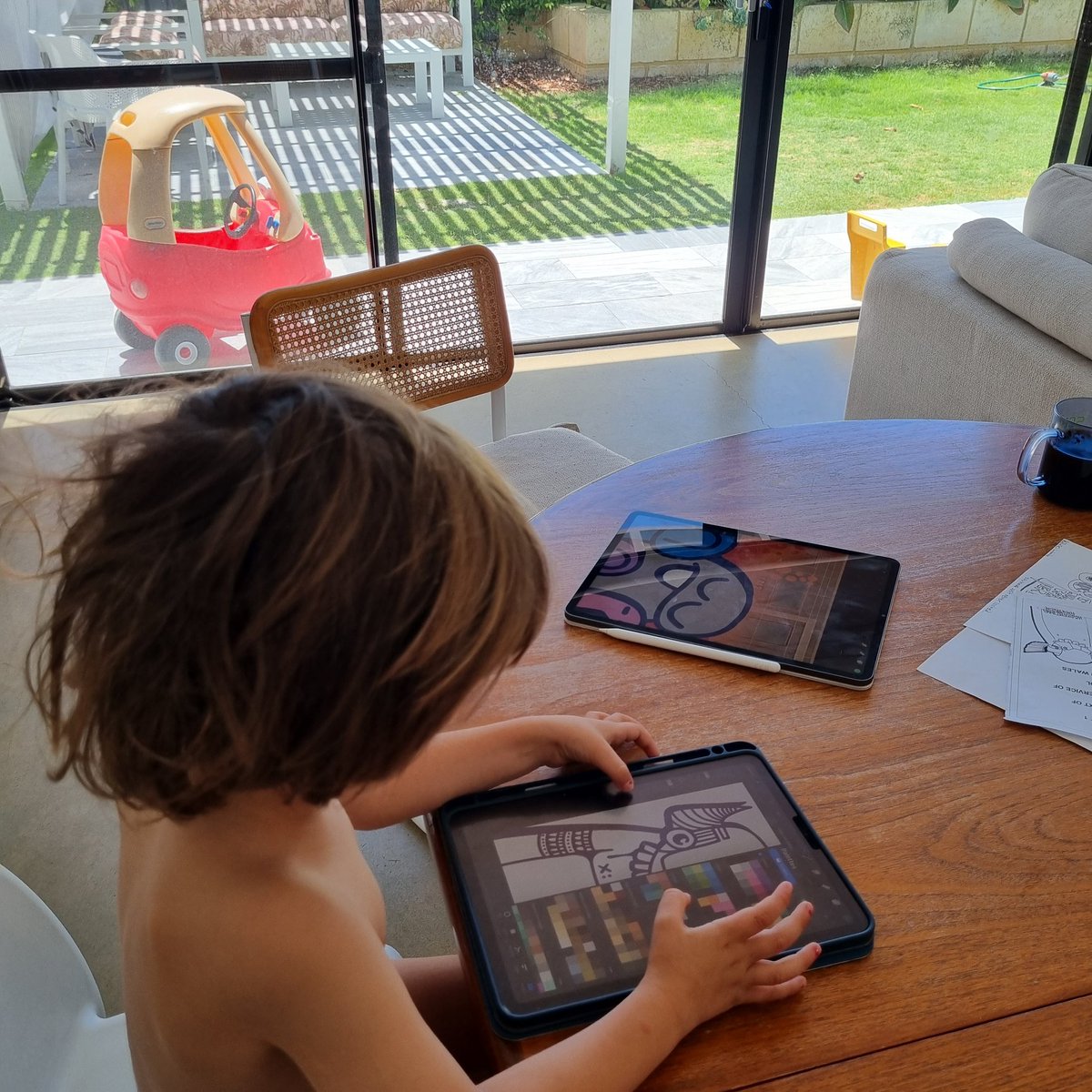 Konstant FLUX tweet media