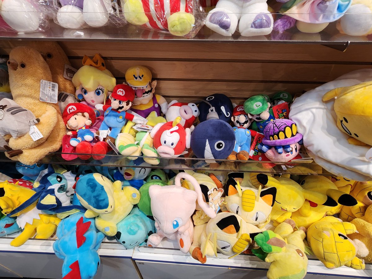 DatCartoonist's tweet image. #TargetRun time!

This was a... short one.

Mainly because I went to the mall instead of Target.

But look at the plushies!
(A thread)