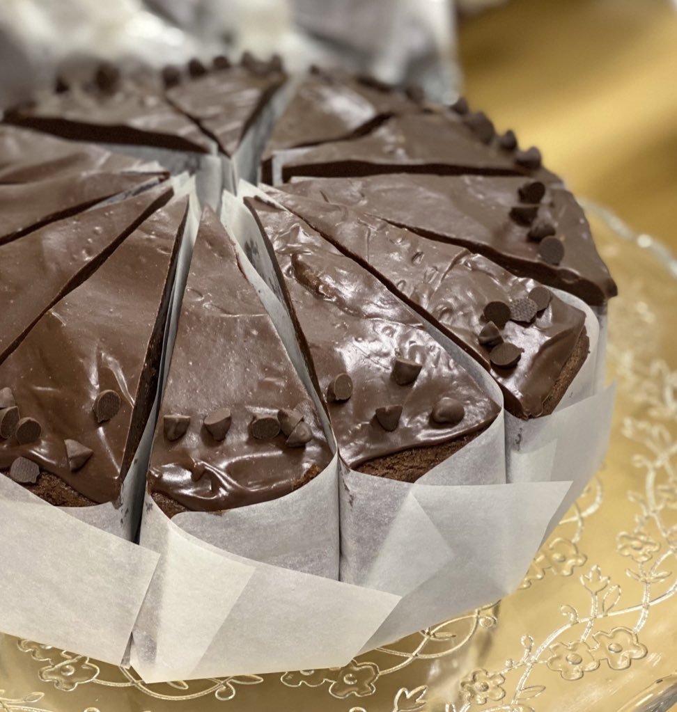 秋をイメージしたファッジブラウニーカップケーキのレシピ