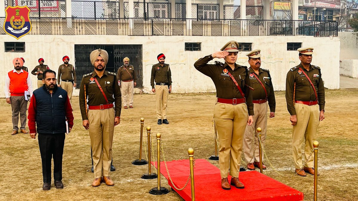 MalerkotlaPol's tweet image. In order to maintain discipline and physical fitness in the police personnel, #GeneralParade of police officials was conducted under the supervision of SSP Malerkotla. 
Certificates were given to officials with good work and orderly room was held to address their grievances.