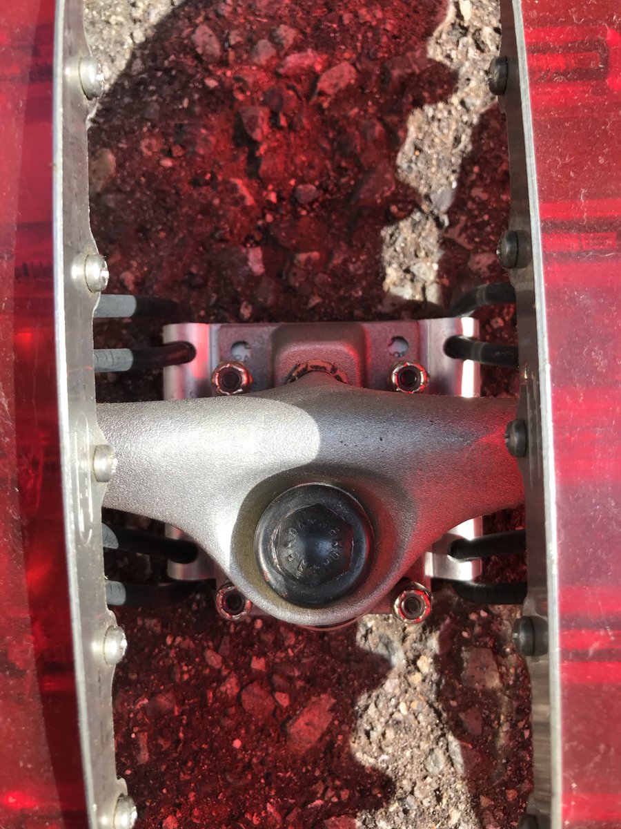 bellwoo48079396's tweet image. スケボーをスノースケート化する足回り¥5000
#スノースケート
#sk8
#ベルウッドフリマ