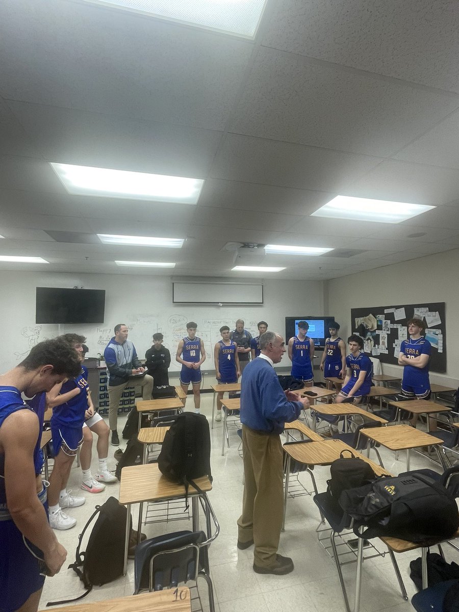 PadreAthletics's tweet photo. The Padres defeated Valley Christian 61-56 tonight. This win is very special as it is Coach Chuck Rapp’s 400th win as the Head Coach. We thank him for all his dedication to the Serra program. An amazing achievement for an amazing coach. https://t.co/pcP6dxWucu