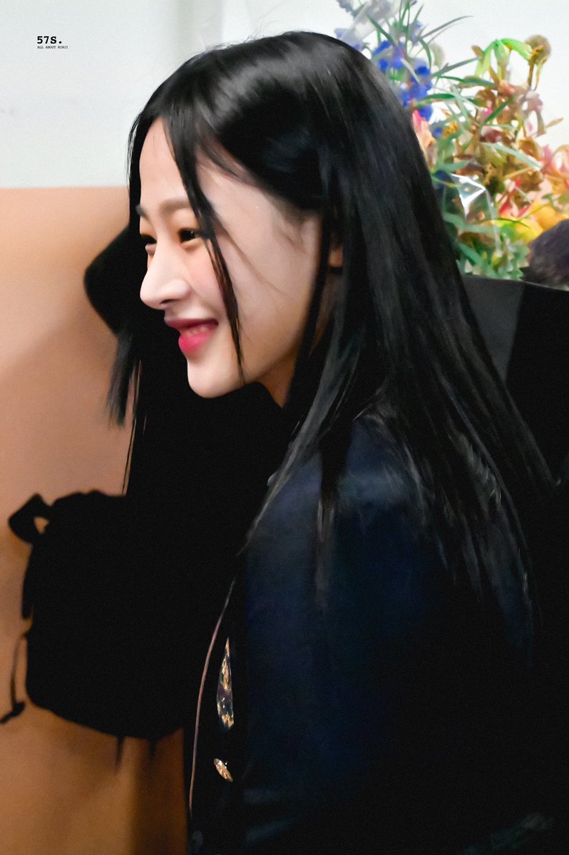 minjigallery's tweet photo. kim minji the prettiest https://t.co/mbW1bNJEUb