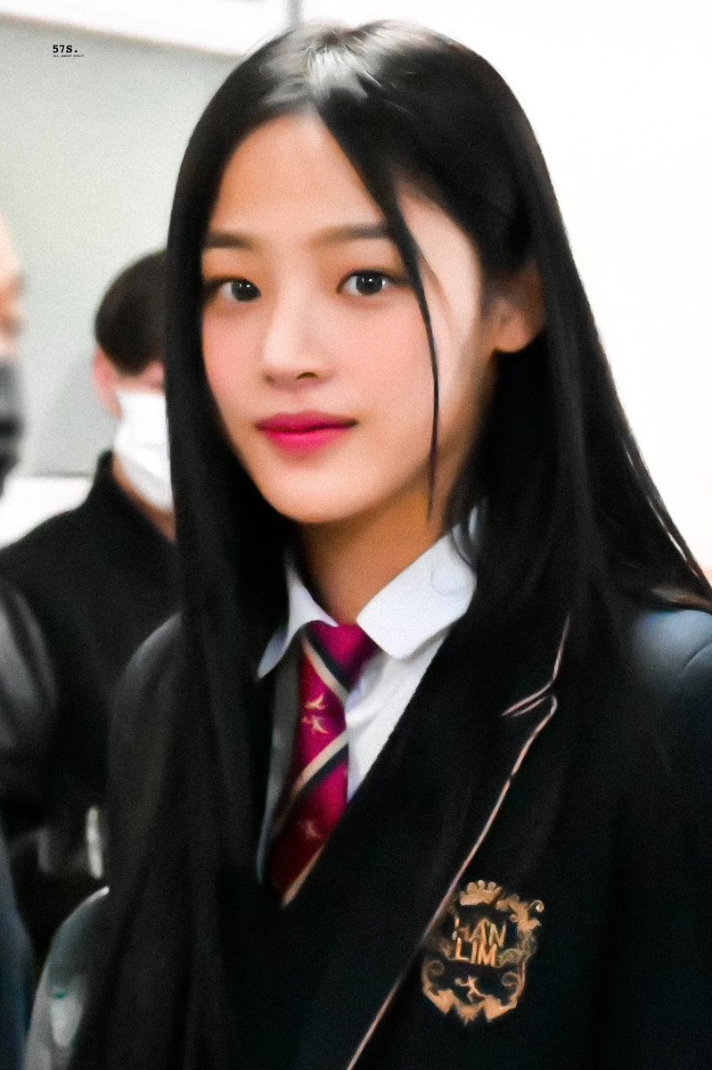 minjigallery's tweet photo. kim minji the prettiest https://t.co/mbW1bNJEUb