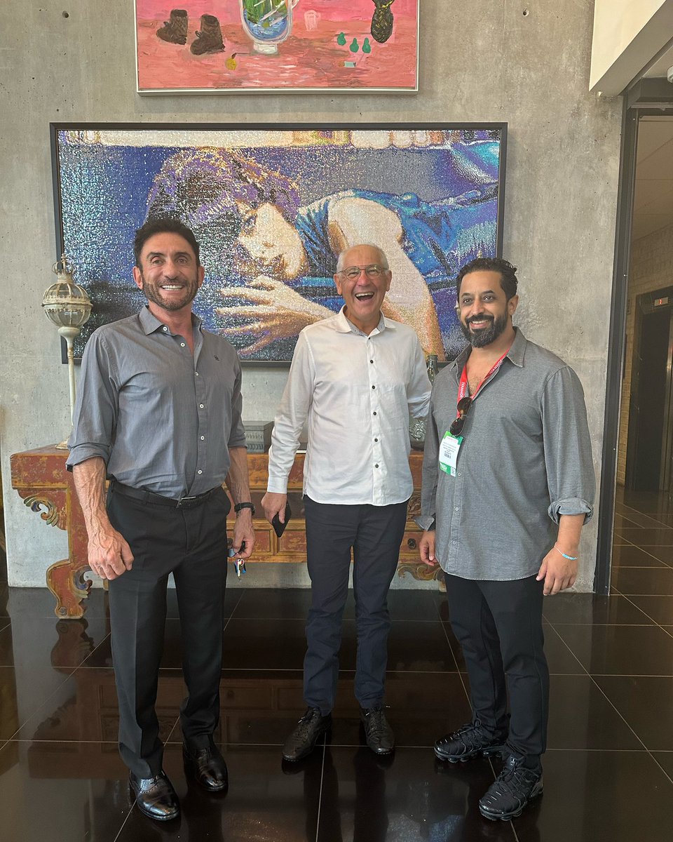 With Anthony Peters owner of @tags_tenders and Anthony Schneiderman of Federated Meats 
fedmeat.co.za
@dmccmeatcentre @MiningIndaba #southafrica #capetown 🇿🇦 #uae 🇦🇪 #dubai @Brand_Dubai @JLTbyDMCC #madeformeat #futureofmeat #madefortrade #futureoftrade