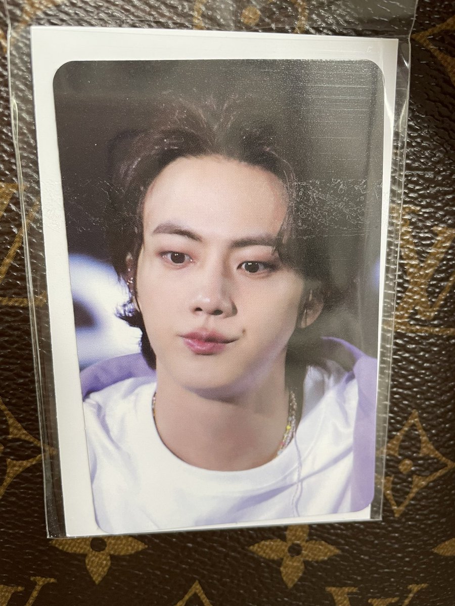 97kook_j's tweet photo. BTS Yet to Come in Cinemas 
映画 入場特典 トレカ 交換

【譲】ジン🐹　JIN 

【求】グク🐰 JUNGKOOK

スリーブ、硬質ケース、防水対策
同日発送

#BTS #BTSトレカ交換  #入場特典
#YetToComeInCinemas特典 https://t.co/kOrSOAQxz2