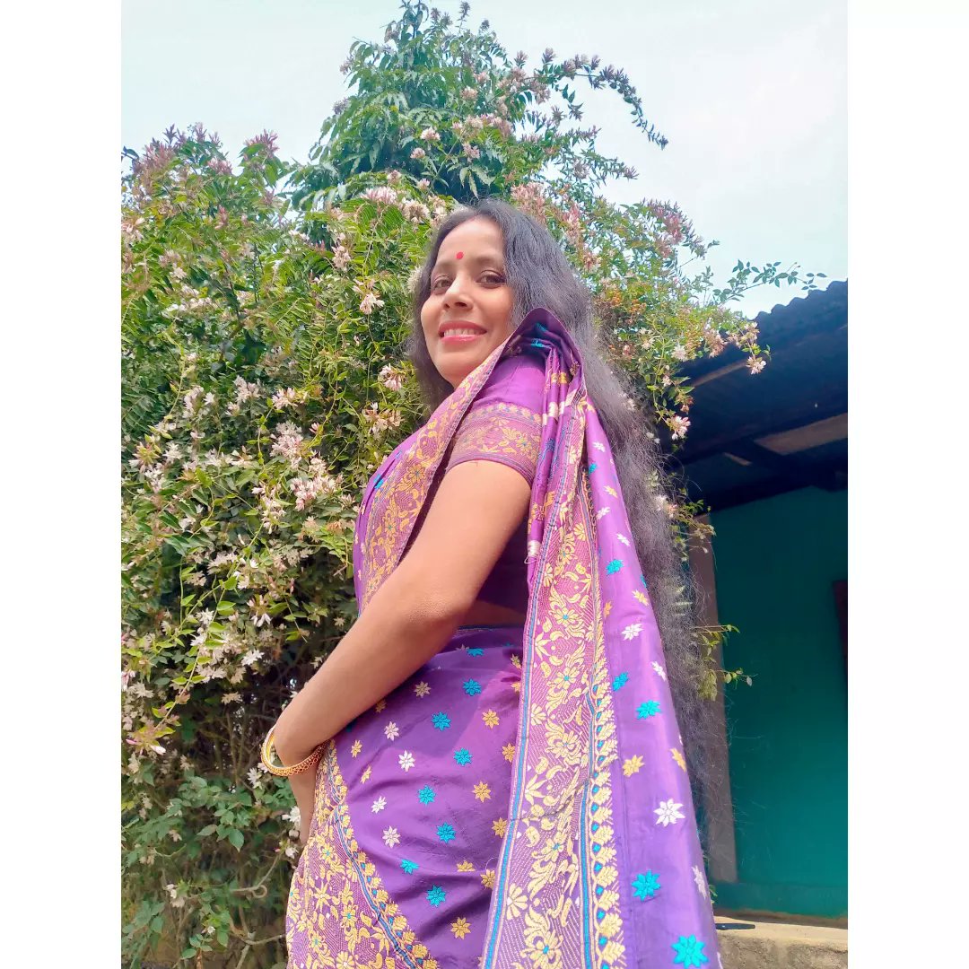 अकेलापन महसूस ना करें,
पूरा ब्रह्मांड आपके अंदर है....हरि ॐ 🙏💜