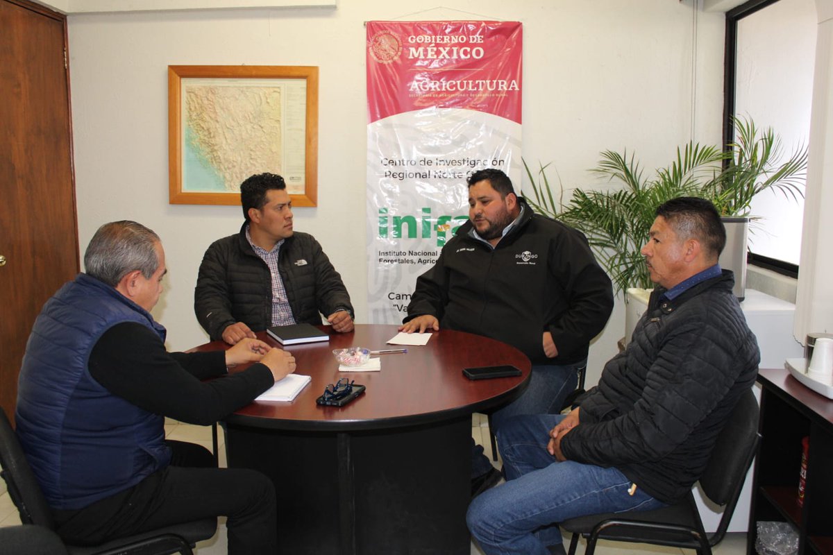 Bochocnc's tweet image. Por instrucciones de nuestro Presidente Municipal @josejoseantonio estuve con nuestros amigos del INIFAP con el Director Rafael Jiménez es muy grato conocer todas las actividades del centro de investigación que ha ayudado mucho a los productores del medio rural
#al100condurango