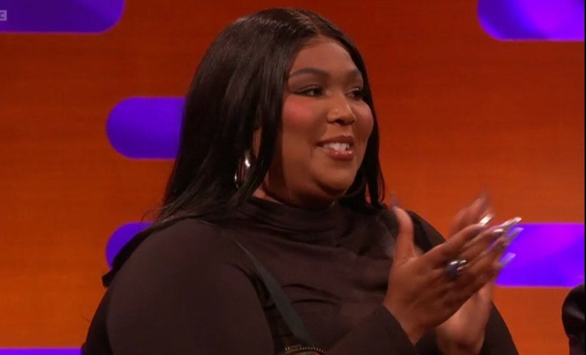 Hunter1_lj's tweet image. Well Graham you did it again😉 Well 'HELLO @lizzo #ThisGirlIsOnFire #Smokin' Congrats on your #Grammys2023,and lighting up the room💃🏾You are going to set to #TheBrits on FYAH🔥 #ISeeYou👑💜 This will be my International Women's Day Anthem⚘️ Thank you. Lord Double your Bubble🙏🏾