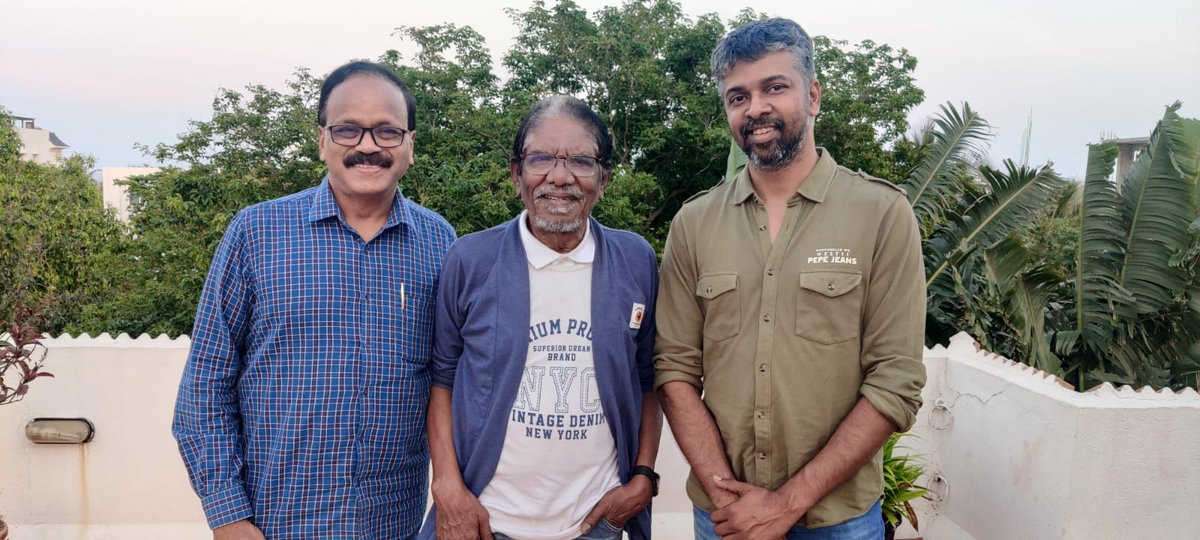 #SCRIPTick -India's 1st Script Bank launched by Legend @offBharathiraja sir-New initiative  Producers from @madhankarky  @dhananjayang  @karundhel @onlynikil & Team @ScriptickIndia 🏆✍️👌

scriptick.in ▶️ youtu.be/yjfld50wbdQ 
@CtcMediaboy