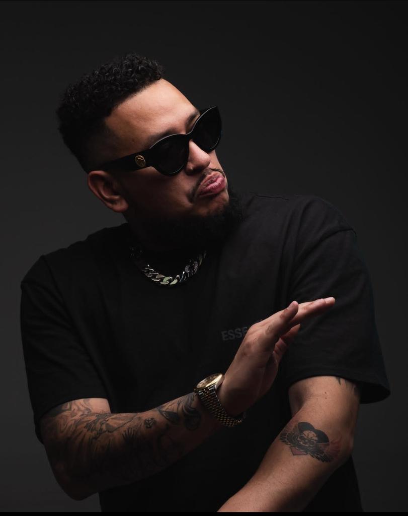 GcinaBright's tweet photo. Not AKA😭💔
#RIPAKA https://t.co/2sRGkyONDo