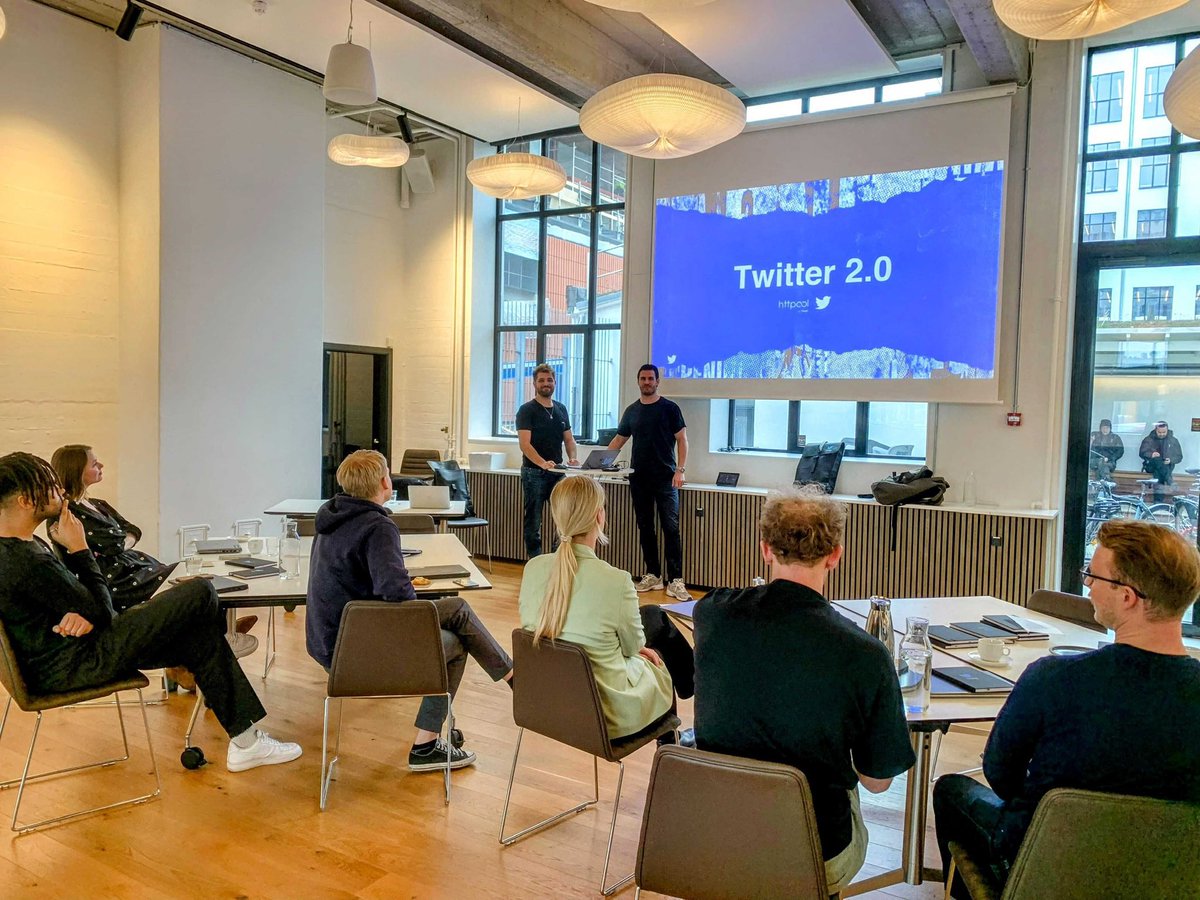 andreass_mark's tweet photo. Altid en fornøjelse at præsentere Twitter med @Franmvera .. Særligt foran talentfulde mennesker som i GroupM Danmark.
Therese Schytt & Andreas Sloth Faaborg mange tak for muligheden. Det var en sand fornøjelse!🚀
#Twitter #Httpool #Aleph @AlephHolding @GroupMWorldwide https://t.co/CeTIJrMSiV
