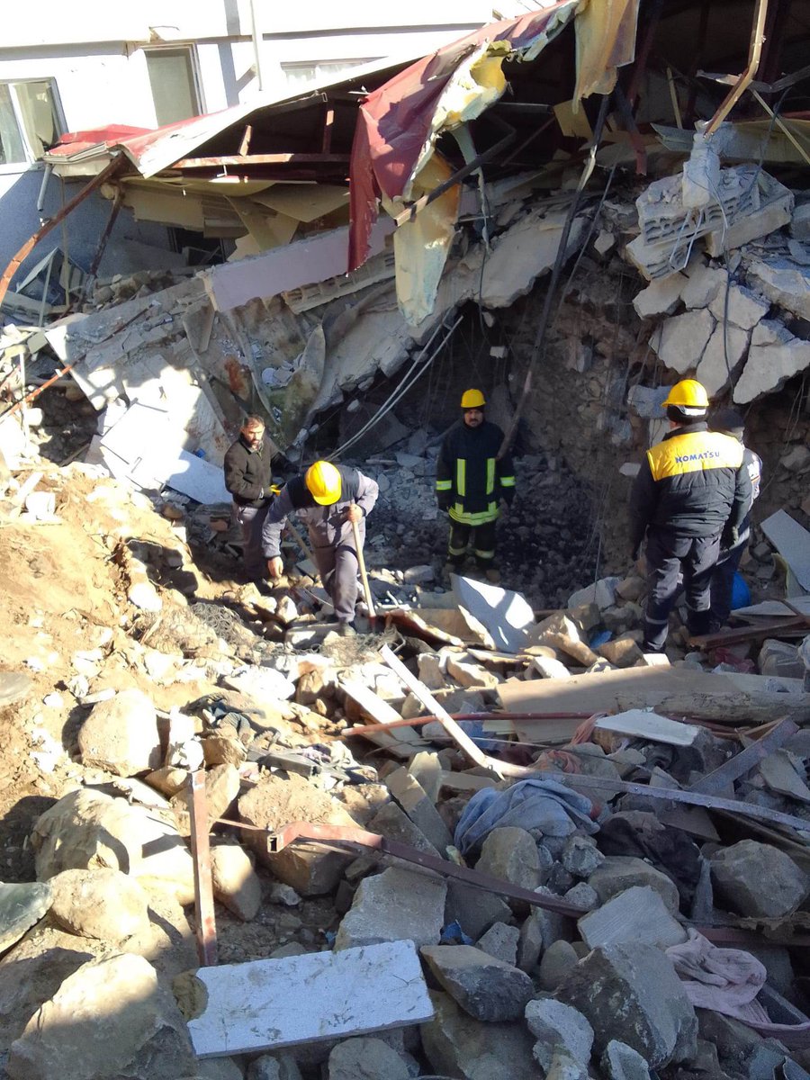 #Hatay Hassa’da arama ve kurtarma çalışmalarına destek veren Sorgun Belediyesi AFAD ekibi iyi ki varsınız ❤️🖤
