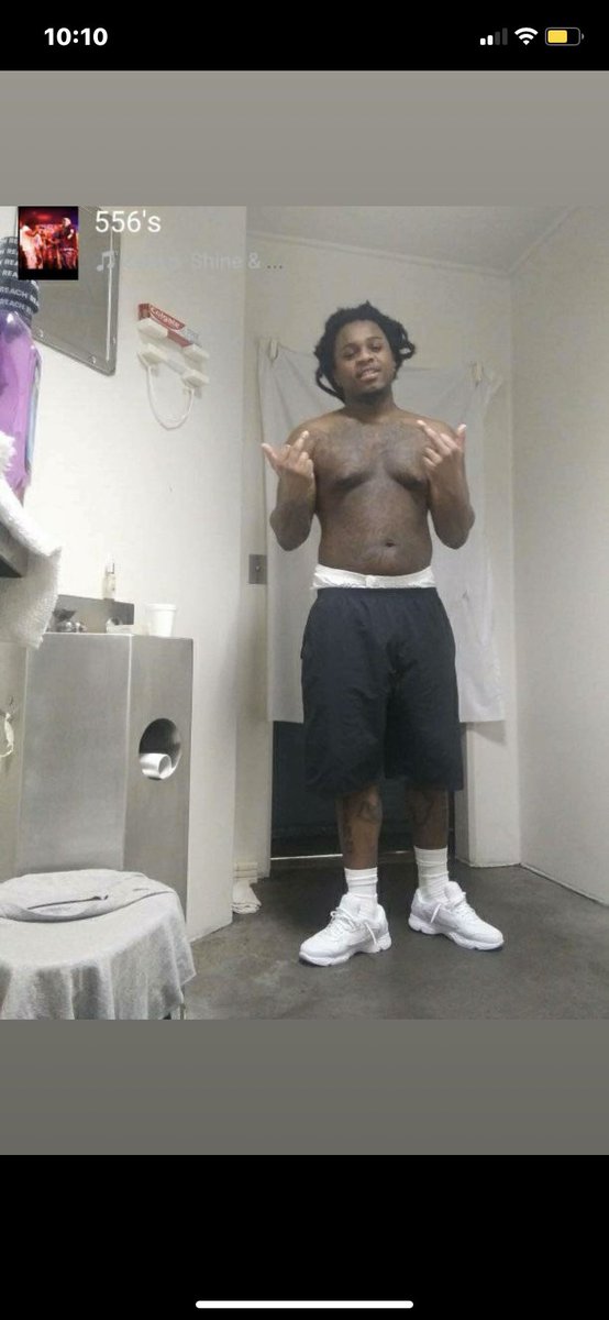 HaitianFrmRR187's tweet image. Free my Brudda id break you out if I kud 💪🏿💚 #FreeSco