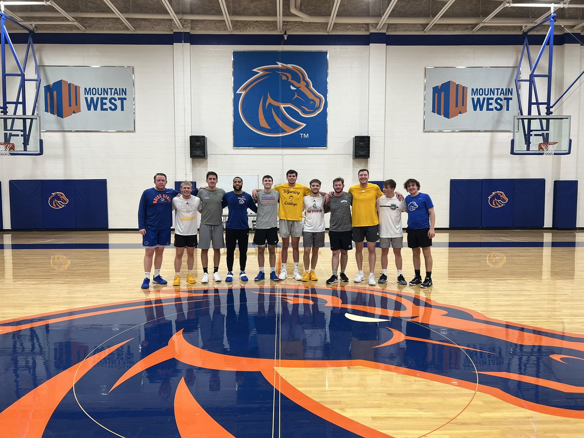 wyombbmanagers's tweet photo. Great road win for your MBB managers against a solid @bsumbbmanagers team winning 75-54🤠🤠 Squad moves to 5-1 on the season @ManagerGames_ @JakeRayl @2TrentJones @ColemanSparling @Nick84Mirich @collinboroz https://t.co/DoSg6Ic2lQ