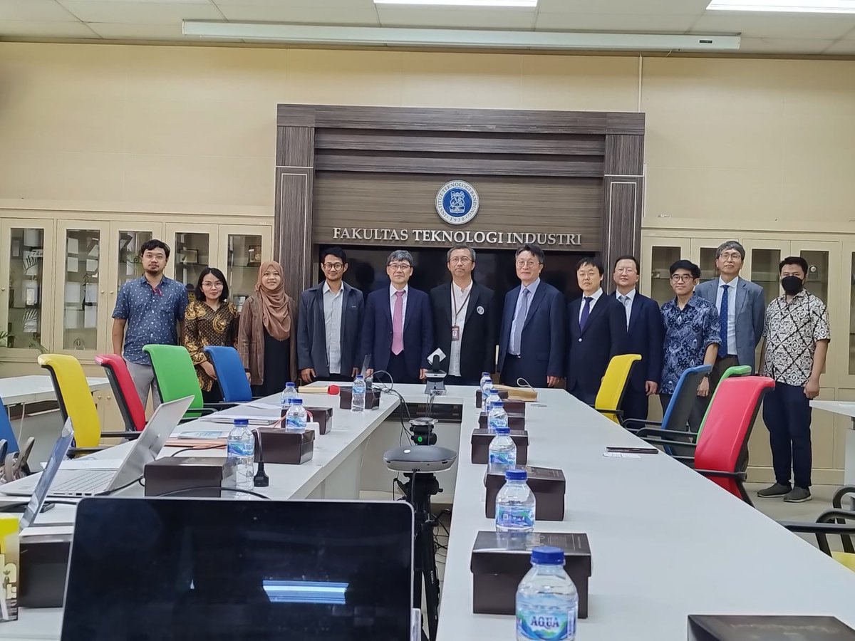 Jang Wook Choi (@jang_wook_choi) on Twitter photo Enjoyed a visit to <a href="/itbofficial/">Institut Teknologi Bandung</a> Indonesia. Planned various collaborations with <a href="/MatElectrochem/">Lab Elektrokimia Material FTMD ITB</a> Enjoyed a visit to <a href="/itbofficial/">Institut Teknologi Bandung</a> Indonesia. Planned various collaborations with <a href="/MatElectrochem/">Lab Elektrokimia Material FTMD ITB</a>