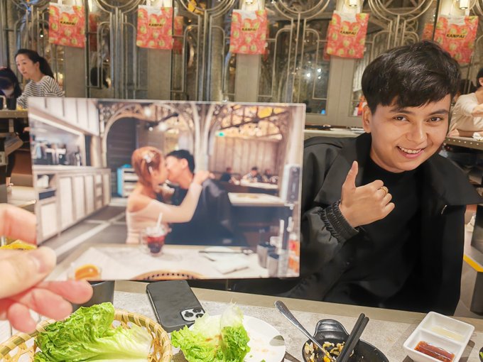 Waitress: The restaurant had a "kiss 10 seconds and get free food" pre-Valentine special  Kaidi: Just