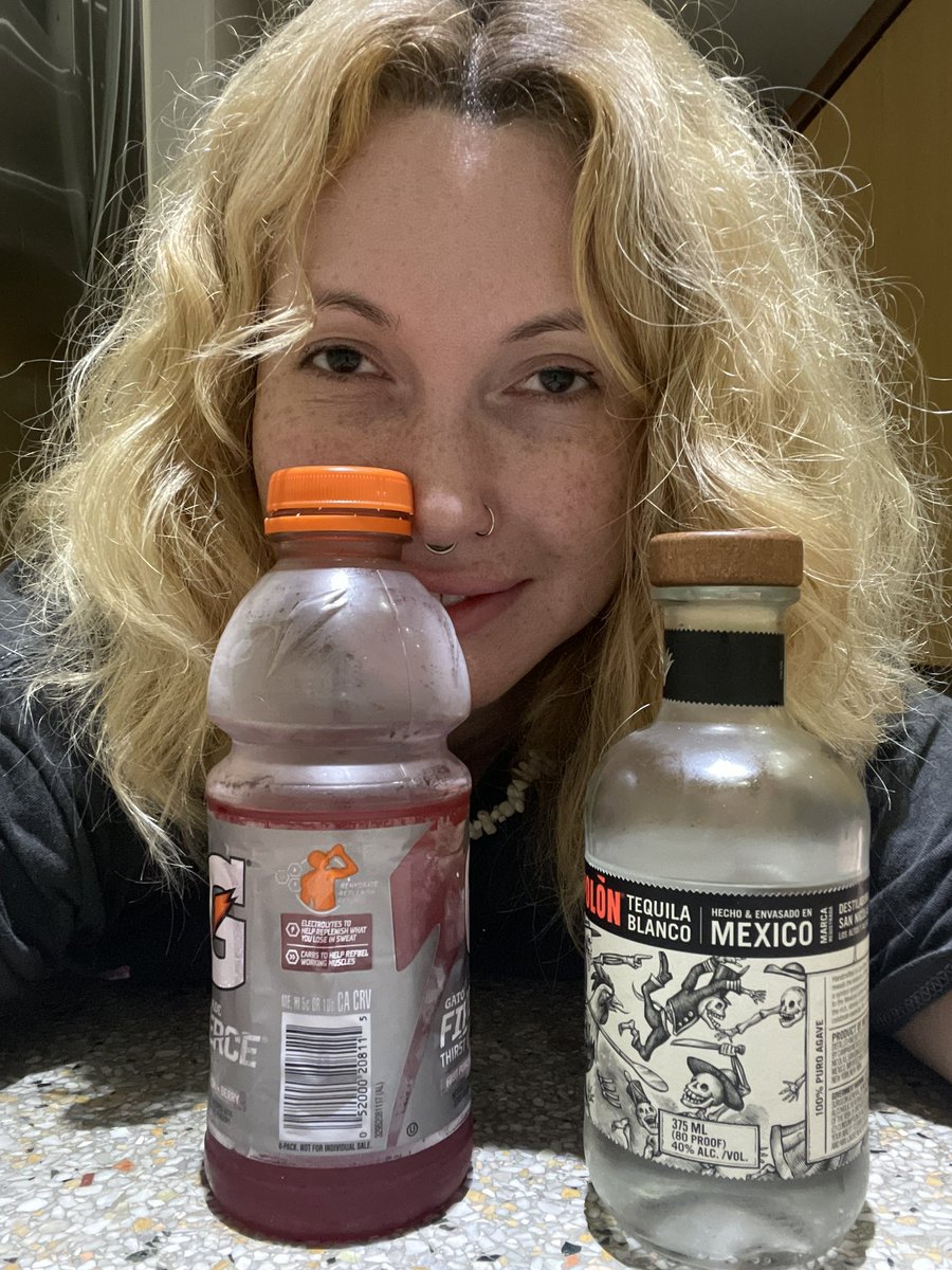 Jessa Flux™ on Twitter: "Here I am drunk on the kitchen floor of an air