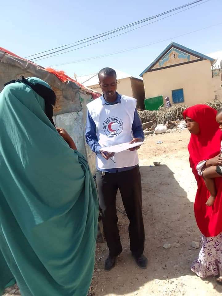 EIshmael_'s tweet photo. Somali Red Crescent Society (SRCS) worker has been killed by secessionist Somaliland. #Laascaanood is getting shelled, and casualties are skyrocketing

@USAmbUN @USAIDSomalia @UKUN_NewYork @US2SOMALIA @SwedeninSomalia @NorwayInSomalia https://t.co/Pcm8y9Zz7e