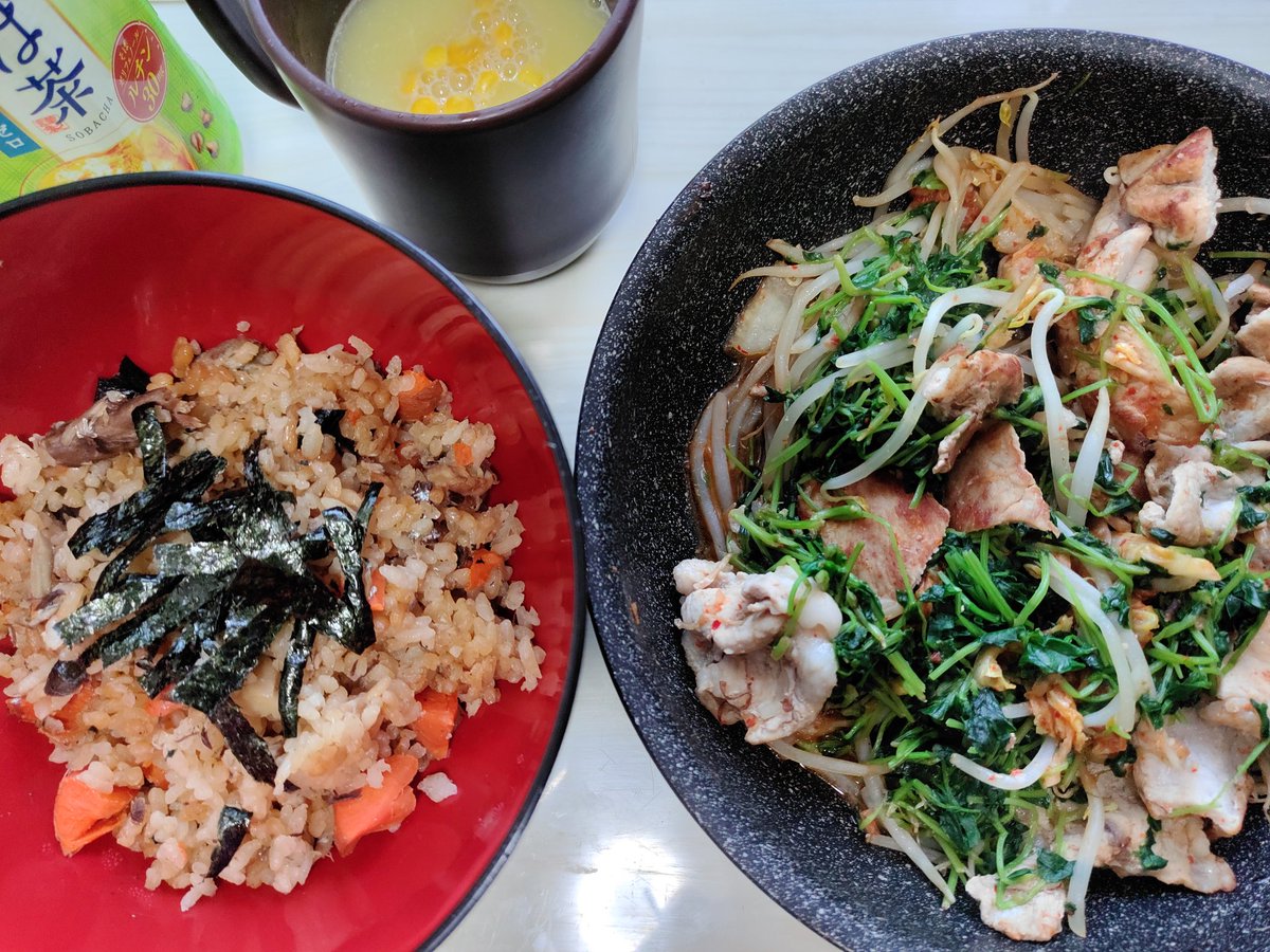 夜は、サバの炊き込みご飯＆豚キムチ😁✌